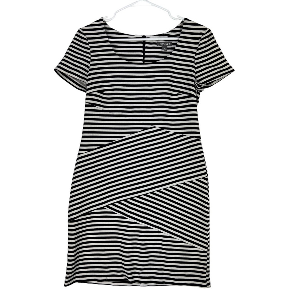 Petite Roz & Ali Dressbarn TAM50819P Striped Black White Striped Sheath 6P